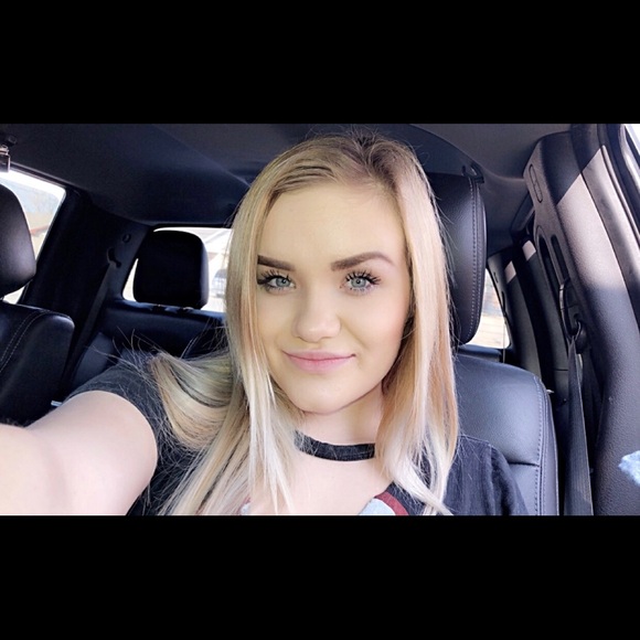 Meet your Posher, Taylor - Picture 1 of 1